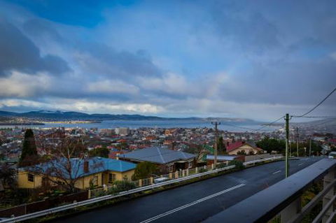 Lofty Views City Stunner! - Hervey Bay Accommodation 6