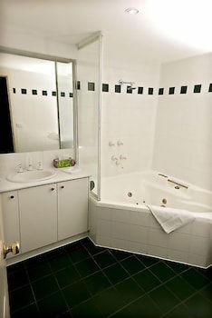 Elizabethan Lodge - Hervey Bay Accommodation 2