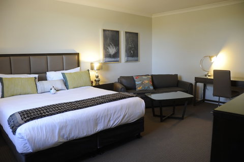 Riverside Oaks Golf Resort - Hervey Bay Accommodation 6