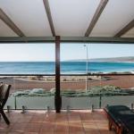 Canal Rocks Beachfront Apartments - Hervey Bay Accommodation 0