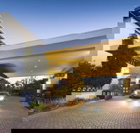 Ramada by Wyndham Diplomat Canberra - Hervey Bay Accommodation