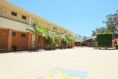 Maclin Lodge Motel - Hervey Bay Accommodation 1