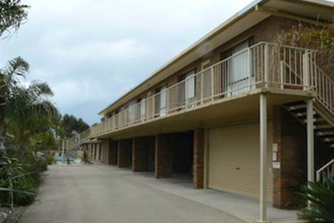 Allambi Holiday Apartments - Tourism Hervey Bay 3