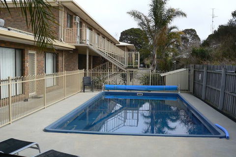 Allambi Holiday Apartments - Tourism Hervey Bay 4