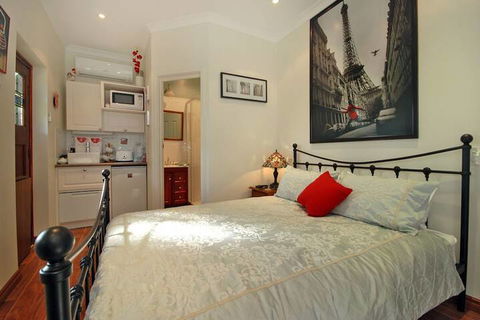 Above Bored Bed & Breakfast - Tourism Hervey Bay 5