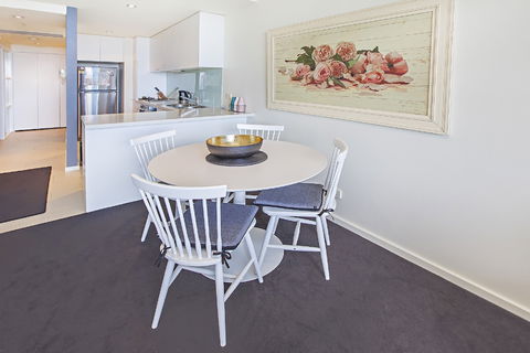 Melbourne Holiday Apartments Flinders Wharf - Hervey Bay Accommodation 4
