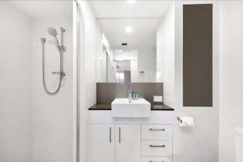 The Hill Apartments - Hervey Bay Accommodation 7
