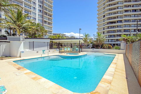 Burleigh Beach Tower - Tourism Hervey Bay 3