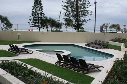 Zenith Ocean Front Apartments - Hervey Bay Accommodation 4