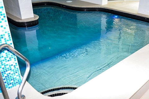 Zenith Ocean Front Apartments - Hervey Bay Accommodation 2