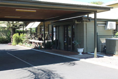 Lake Forbes Motel - Tourism Hervey Bay 2