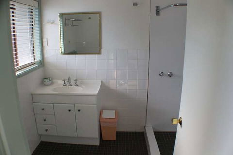 Lake Forbes Motel - Tourism Hervey Bay 7