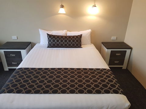 Acacia Motel Griffith - Hervey Bay Accommodation 4