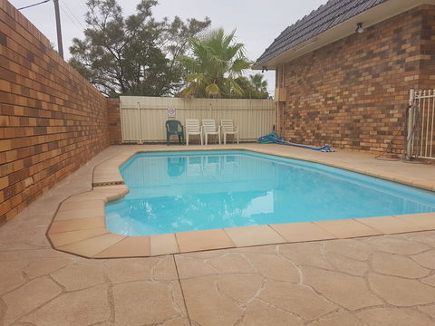 Acacia Motel Griffith - Hervey Bay Accommodation 1