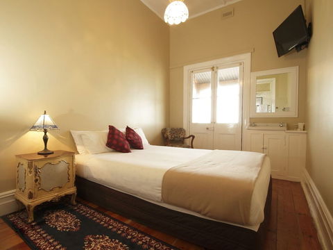 Anchorage Seafront Hotel - Hervey Bay Accommodation 5