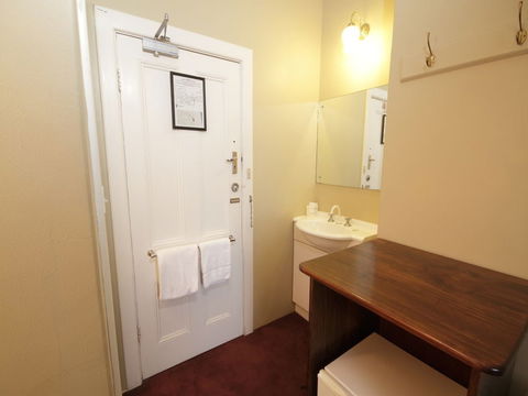 Anchorage Seafront Hotel - Hervey Bay Accommodation 6