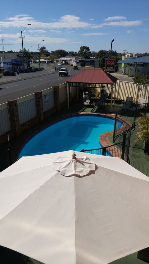Crescent Motel - Hervey Bay Accommodation 1