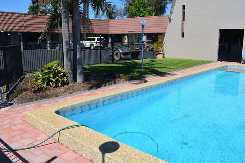 Alabaster Motor Inn Taree - Hervey Bay Accommodation 2