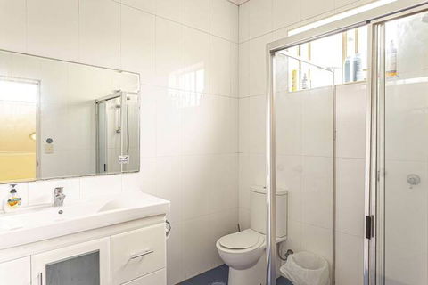 Manly Beach House - Tourism Hervey Bay 3