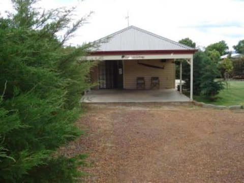 Gumtrees Cottage - Hervey Bay Accommodation 0