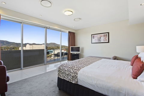 CBD Luxury Accommodation - Hervey Bay Accommodation 4