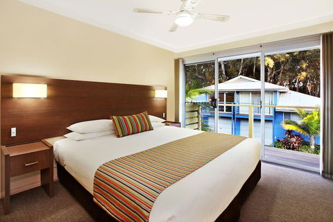 Flynns On Surf Beach Villas - Hervey Bay Accommodation 6