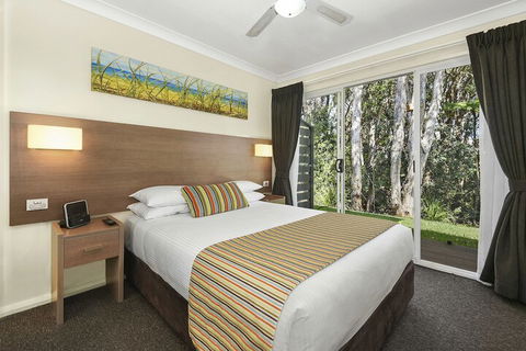 Flynns On Surf Beach Villas - Hervey Bay Accommodation 7