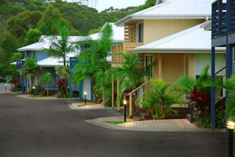 Flynns On Surf Beach Villas - Hervey Bay Accommodation 0