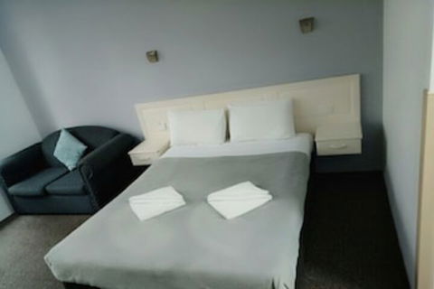 Excelsior Motor Inn - Hervey Bay Accommodation 0
