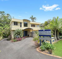 Azura Beach House BB - Hervey Bay Accommodation