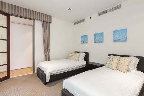 Gallery Serviced Apartments - Tourism Hervey Bay 4