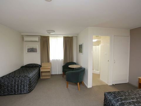 Elizabeth Motor Inn - Hervey Bay Accommodation 6