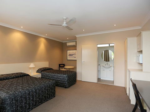 Elizabeth Motor Inn - Hervey Bay Accommodation 4