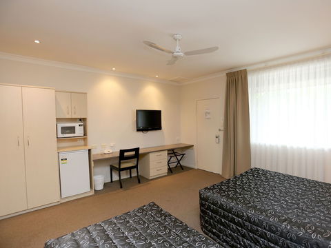 Elizabeth Motor Inn - Hervey Bay Accommodation 3