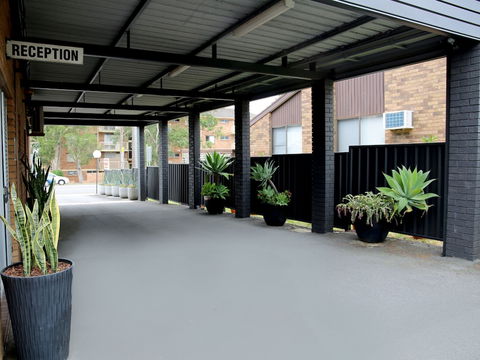 Elizabeth Motor Inn - Hervey Bay Accommodation 1