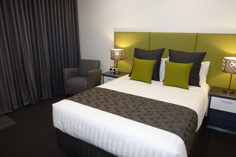 Golden Chain Tower Motor Inn - Hervey Bay Accommodation 3