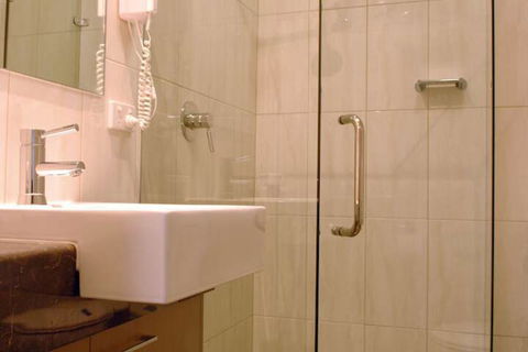 Golden Chain Tower Motor Inn - Hervey Bay Accommodation 6