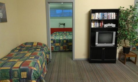 Avalon Motel - Hervey Bay Accommodation 5