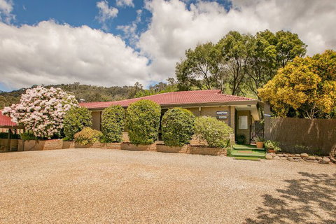 Allamar Motor Inn Motel - Hervey Bay Accommodation 5