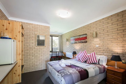 Allamar Motor Inn Motel - Hervey Bay Accommodation 7