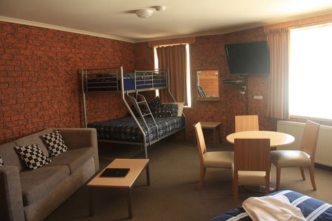 Merrijig Motor Inn Resort - Hervey Bay Accommodation 4