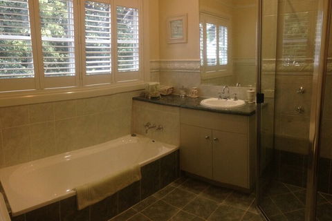 Elindale House Bed & Breakfast - Tourism Hervey Bay 7