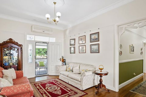 Elindale House Bed & Breakfast - Tourism Hervey Bay 5