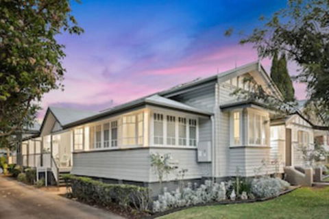 Elindale House Bed & Breakfast - Tourism Hervey Bay 0
