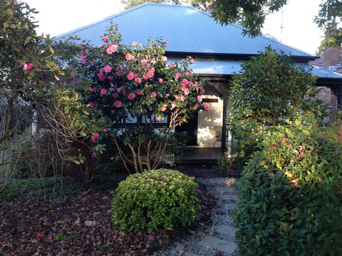 Hills Havens Cottages - Tourism Hervey Bay 0