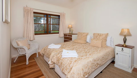 Crystal Creek Meadows Luxury Cottages - Hervey Bay Accommodation 5