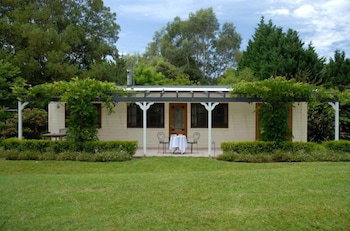 Crystal Creek Meadows Luxury Cottages - Hervey Bay Accommodation 1