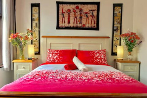 Hobarts Accommodation & Hostel - Hervey Bay Accommodation 0