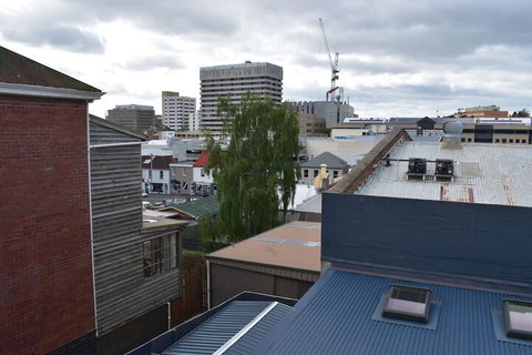 Hobarts Accommodation & Hostel - Hervey Bay Accommodation 2