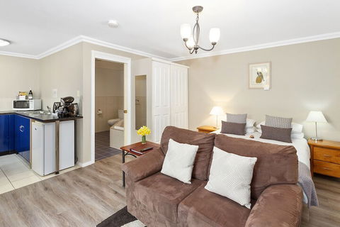 Oyster Cove Chalet - Tourism Hervey Bay 7